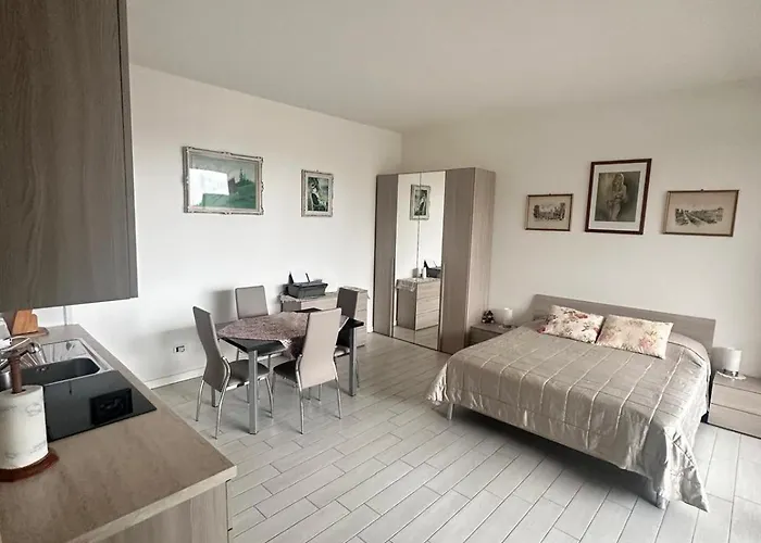 Cozy Apartment Near City Life